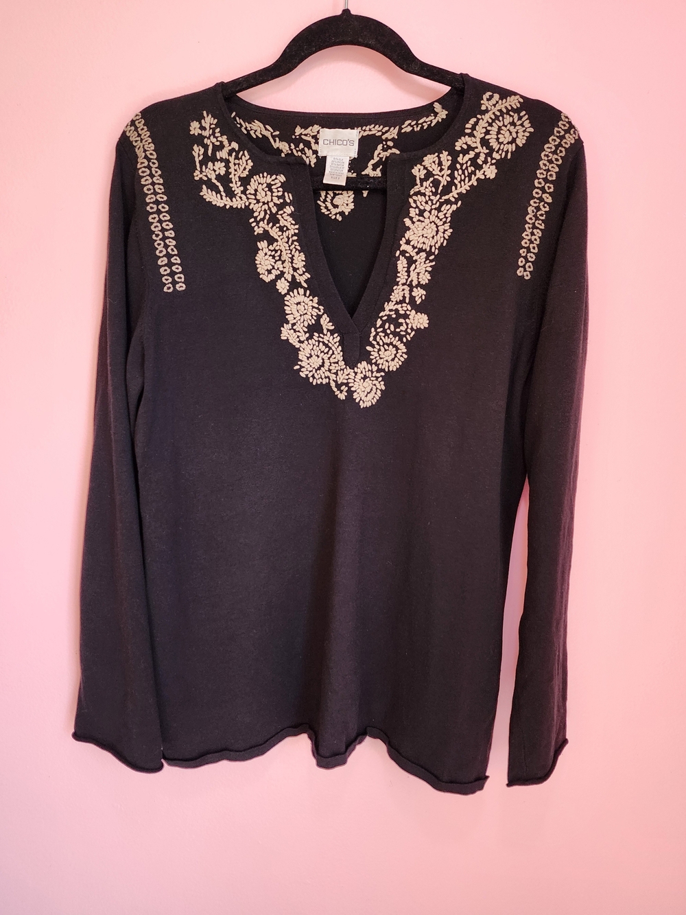 Chico's Black Long-Sleeve Top with Cream Embroidered V-Neck Bohemian - Picture 8 of 10